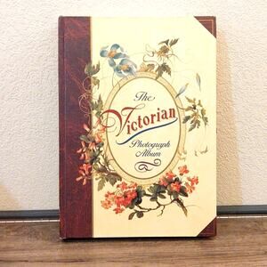 1995 The Victorian photograph album